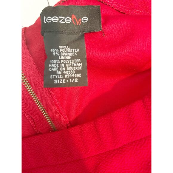 Teeze Me Cherry Red Off-Shoulder Ruffle Mini Sheath Dress Size 1/2 - Picture 6 of 6